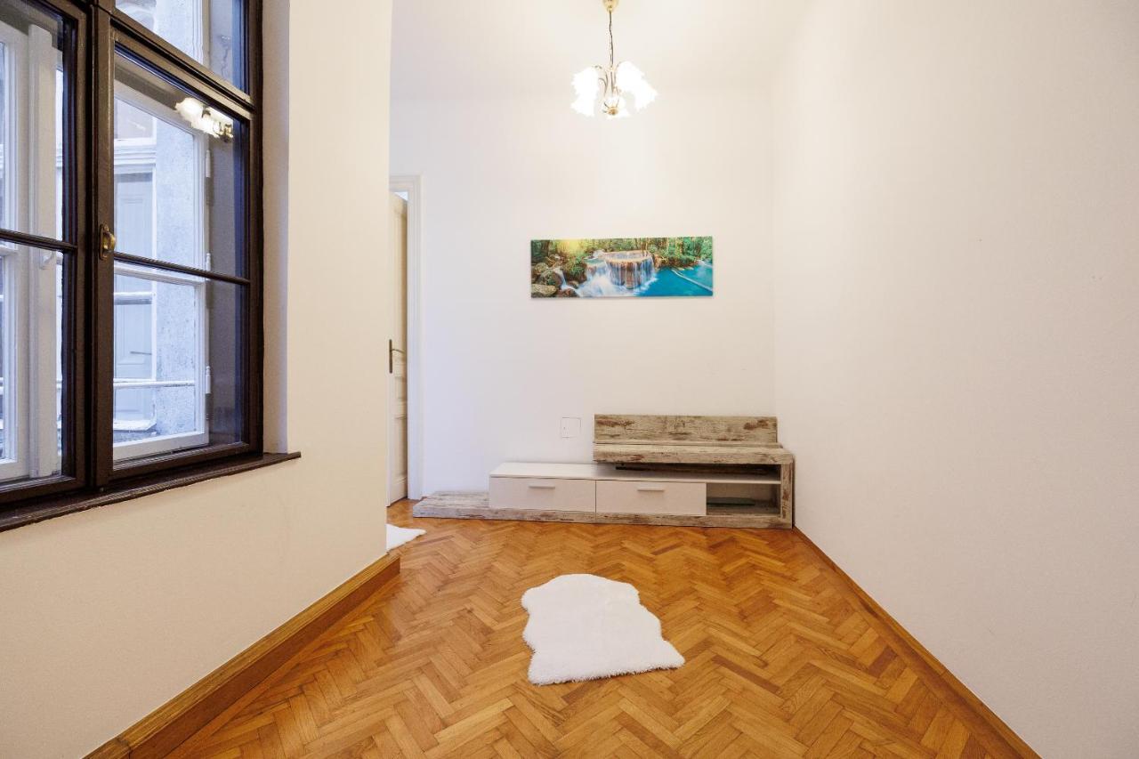 Central Apartment - Private Sauna Вена Экстерьер фото